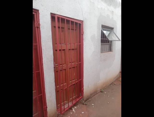 2 BEDROOM HOUSE FOR SALE IN SOSHANGUVE SOUTH